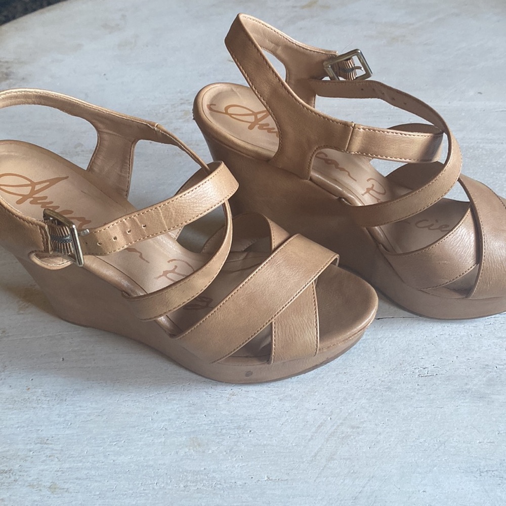 Platforms - Picture 2 of 3